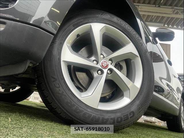 Jaguar F-PACE 2018-05 704990-18