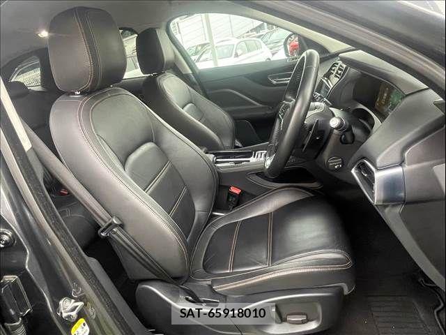 Jaguar F-PACE 2018-05 704990-4