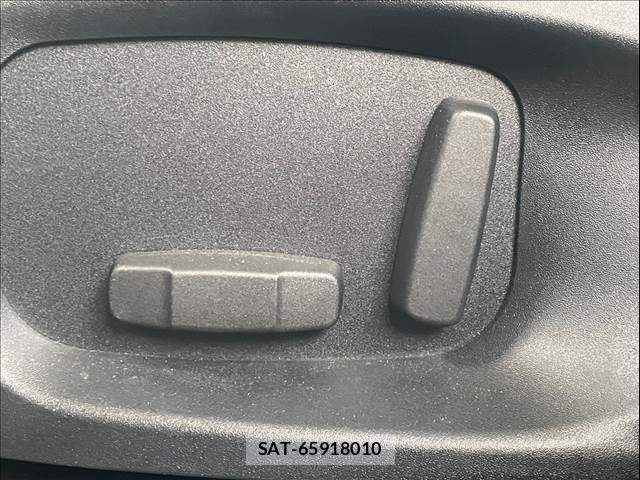 Jaguar F-PACE 2018-05 704990-7
