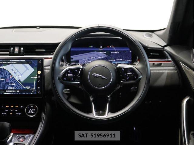 Jaguar F-PACE 2024-11 1016060-9