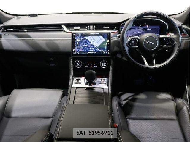 Jaguar F-PACE 2024-11 1016060-3