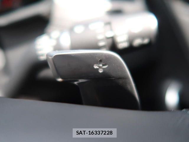 Jaguar F-PACE 2024-01 1181789-12