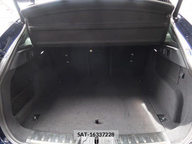 Jaguar F-PACE 2024-01 1181789-17