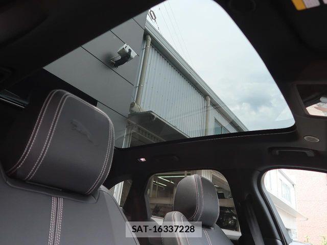 Jaguar F-PACE 2024-01 1181789-5