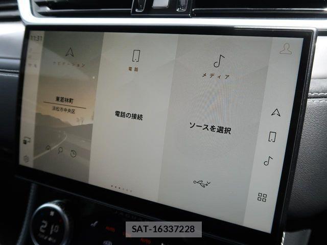 Jaguar F-PACE 2024-01 1181789-7