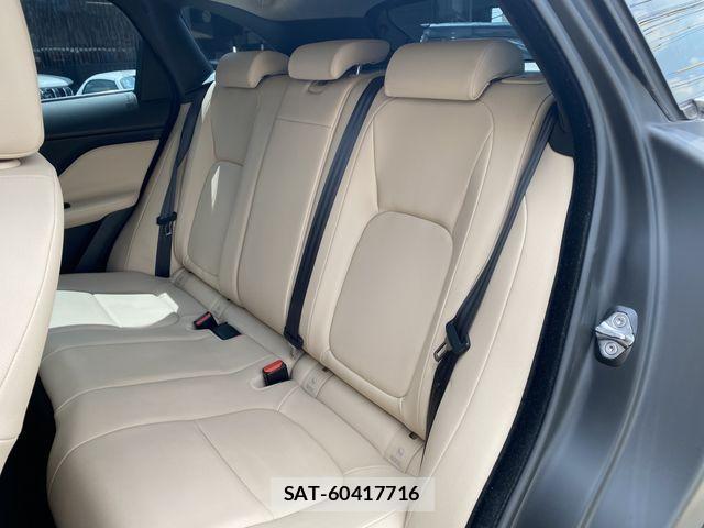 Jaguar F-PACE 2019-03 1221996-14