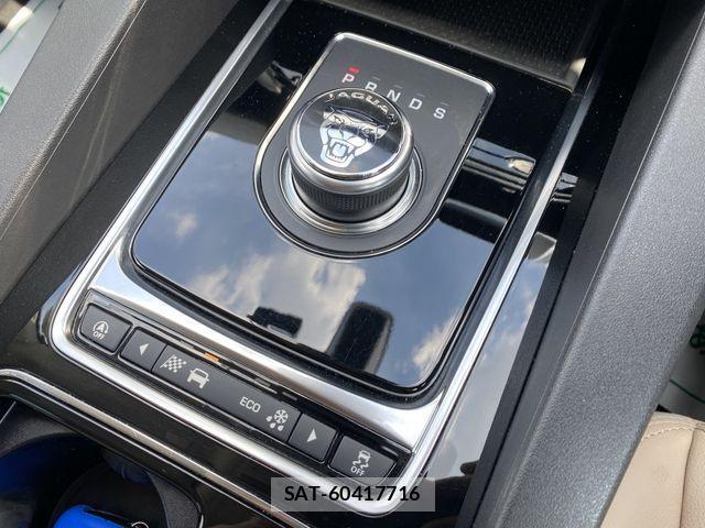 Jaguar F-PACE 2019-03 1221996-18