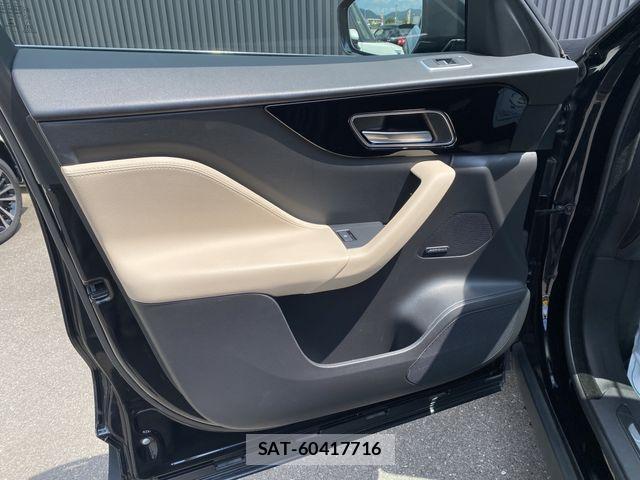 Jaguar F-PACE 2019-03 1221996-24