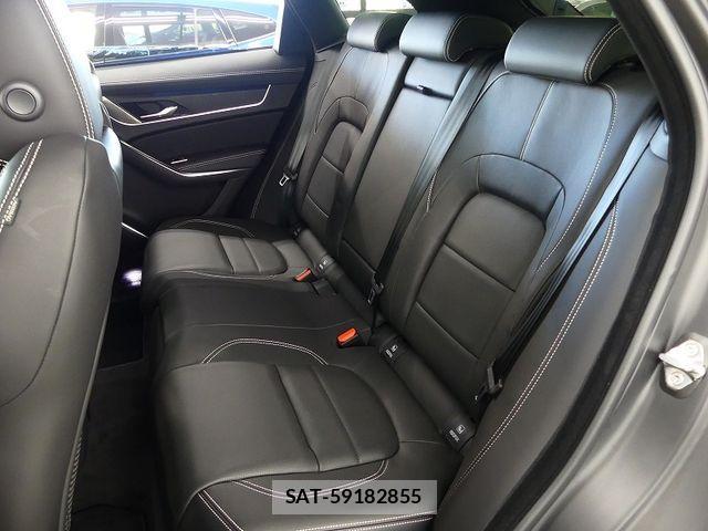 Jaguar F-PACE 2024-07 1660891-17