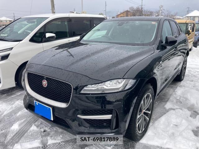 Jaguar F-PACE 2017-09 2350128-1