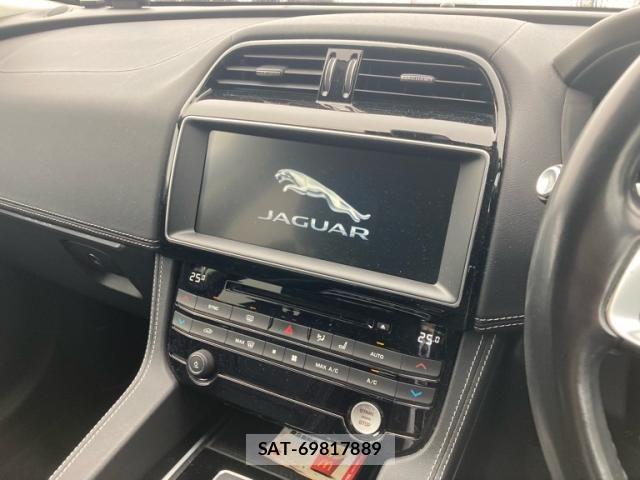 Jaguar F-PACE 2017-09 2350128-20