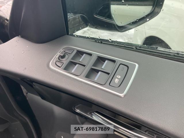 Jaguar F-PACE 2017-09 2350128-21