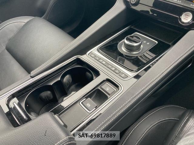 Jaguar F-PACE 2017-09 2350128-24