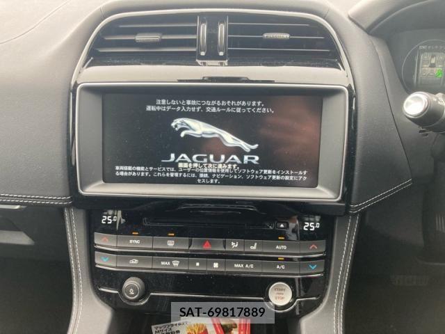 Jaguar F-PACE 2017-09 2350128-25