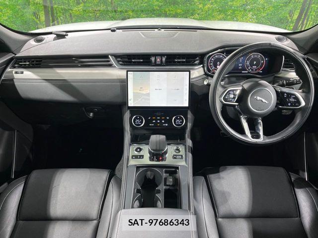 Jaguar F-PACE 2024-05 3672591-1
