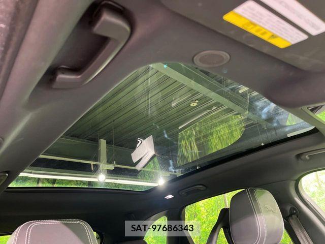 Jaguar F-PACE 2024-05 3672591-4