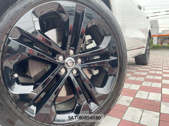 Jaguar F-PACE 2025-03 4325358-13