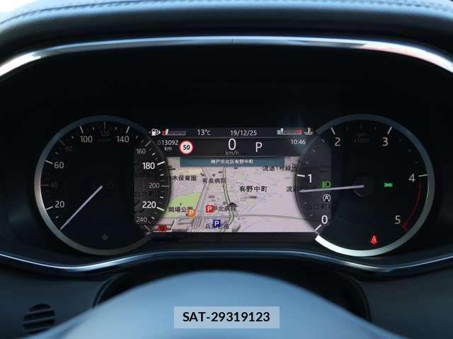 Jaguar F-PACE 2023-09 4594172-11
