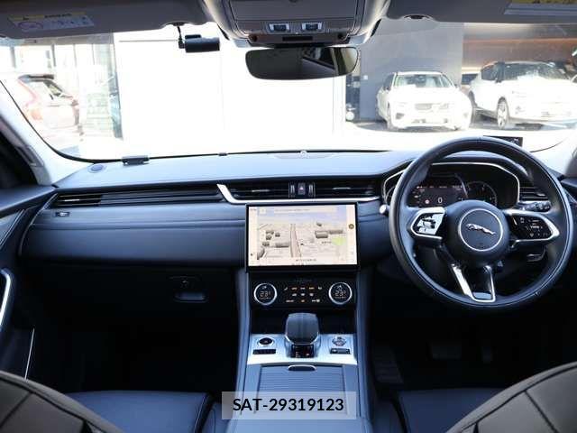 Jaguar F-PACE 2023-09 4594172-6