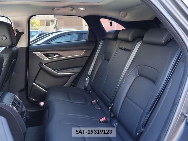 Jaguar F-PACE 2023-09 4594172-8