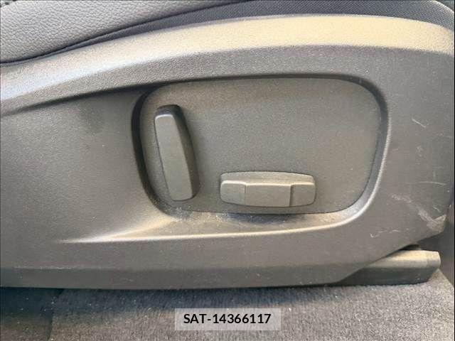 Jaguar F-PACE 2022-11 5869738-10