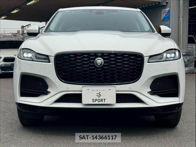 Jaguar F-PACE 2022-11 5869738-12