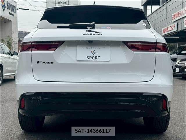 Jaguar F-PACE 2022-11 5869738-13