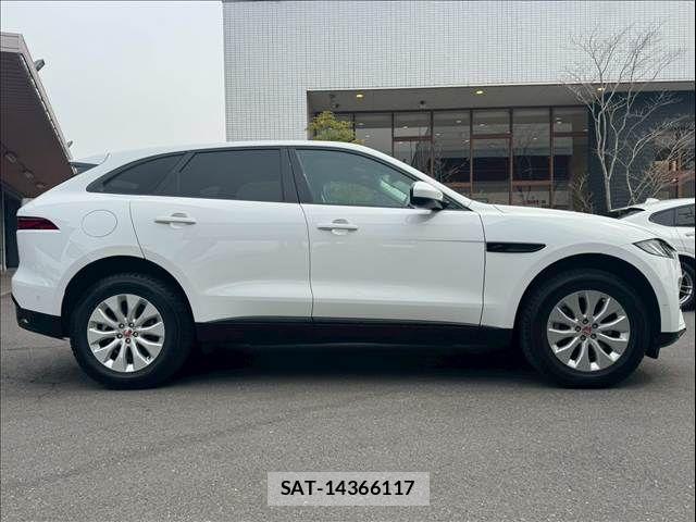Jaguar F-PACE 2022-11 5869738-14