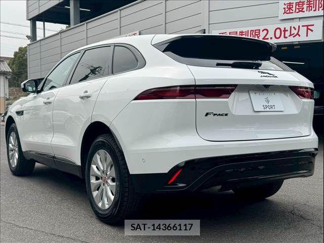 Jaguar F-PACE 2022-11 5869738-16