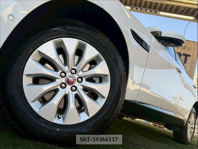 Jaguar F-PACE 2022-11 5869738-18