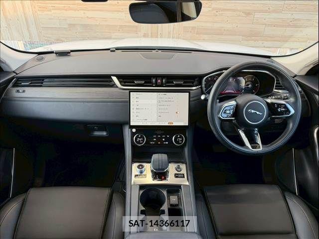 Jaguar F-PACE 2022-11 5869738-2