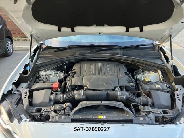 Jaguar F-PACE 2017-06 6545288-12