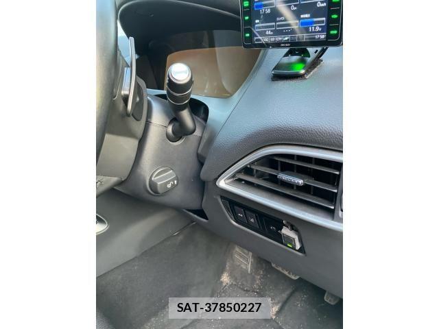 Jaguar F-PACE 2017-06 6545288-20