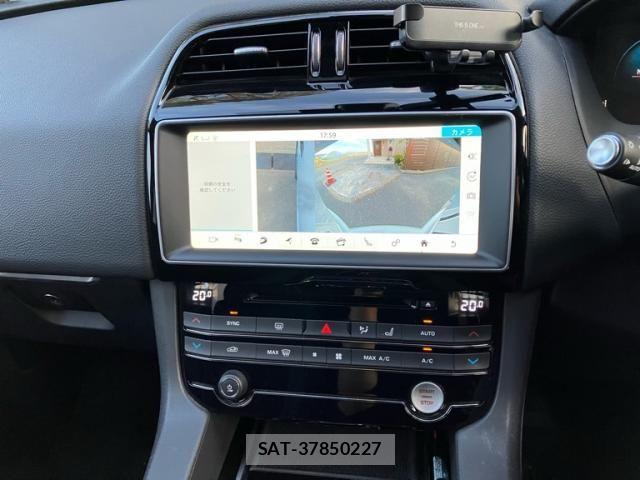 Jaguar F-PACE 2017-06 6545288-26