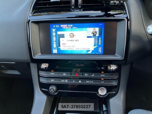 Jaguar F-PACE 2017-06 6545288-28