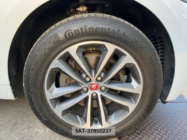 Jaguar F-PACE 2017-06 6545288-3