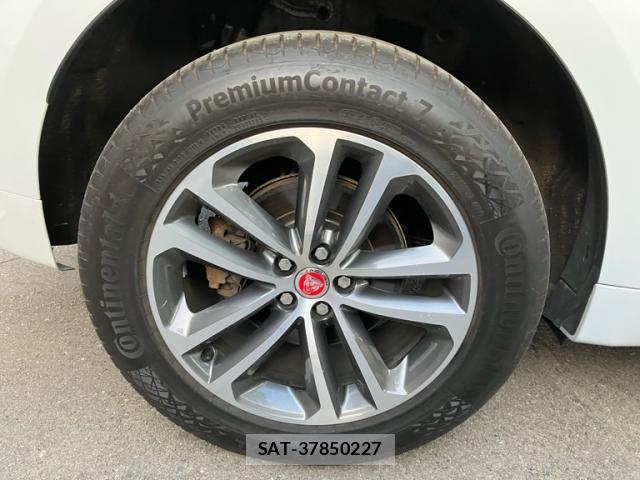 Jaguar F-PACE 2017-06 6545288-4