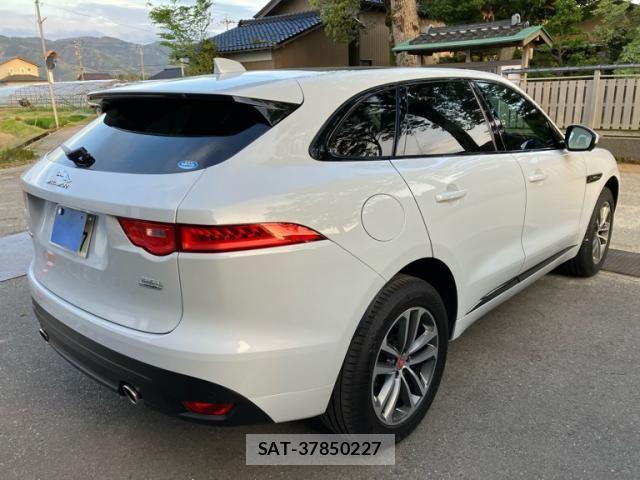 Jaguar F-PACE 2017-06 6545288-5
