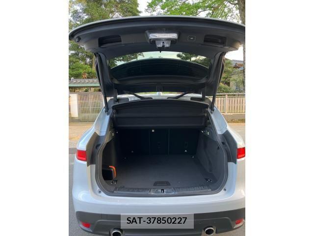 Jaguar F-PACE 2017-06 6545288-7
