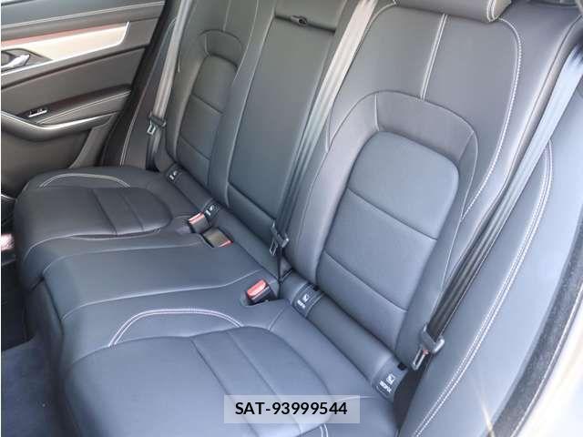 Jaguar F-PACE 2024-07 6612397-15