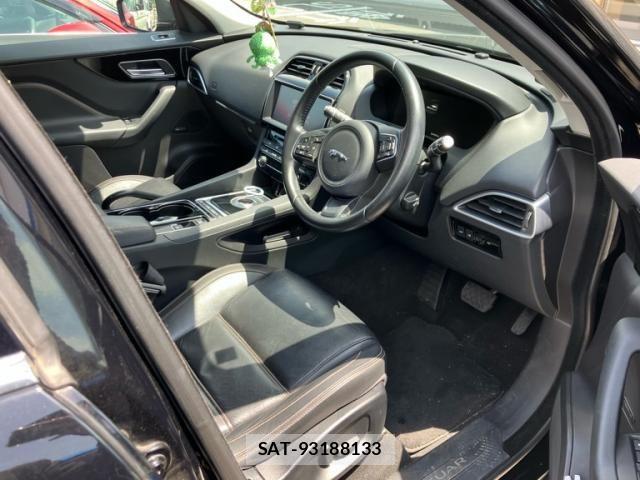 Jaguar F-PACE 2018-01 6672003-12