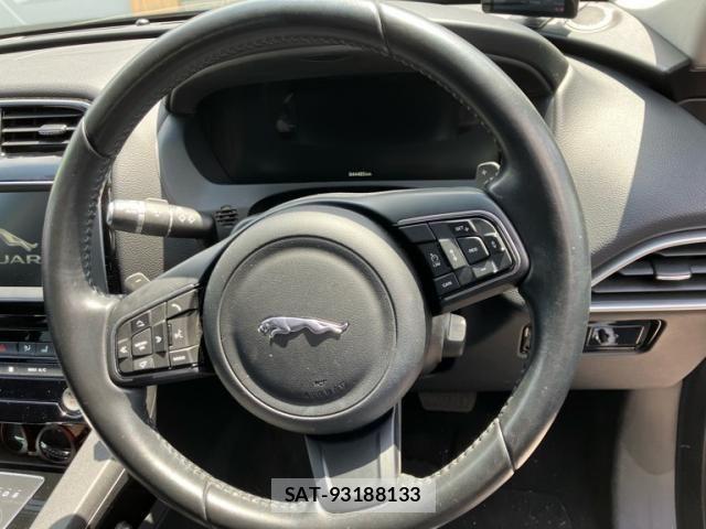 Jaguar F-PACE 2018-01 6672003-13