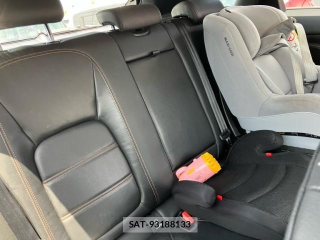 Jaguar F-PACE 2018-01 6672003-16