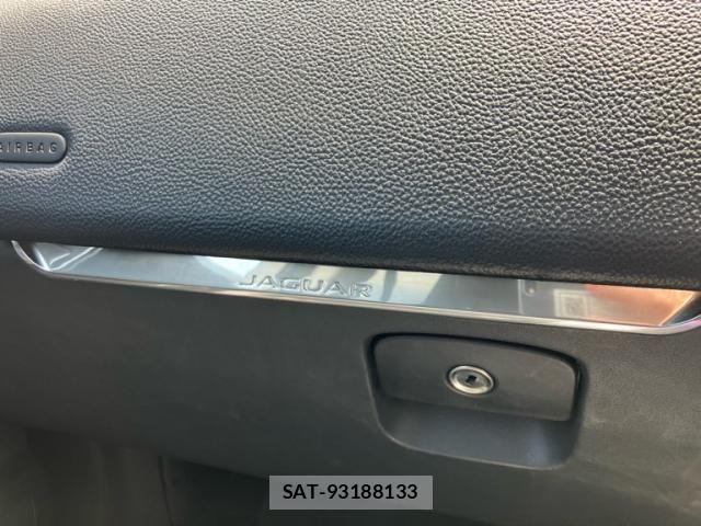 Jaguar F-PACE 2018-01 6672003-19