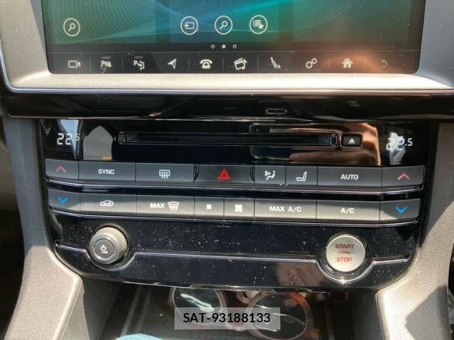Jaguar F-PACE 2018-01 6672003-22