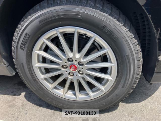 Jaguar F-PACE 2018-01 6672003-4