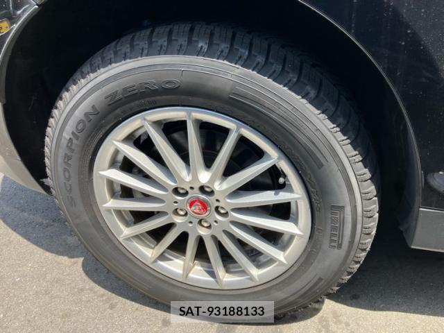 Jaguar F-PACE 2018-01 6672003-5