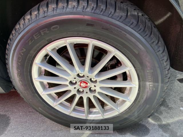 Jaguar F-PACE 2018-01 6672003-6