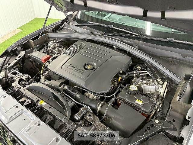 Jaguar F-PACE 2021-11 6815375-11