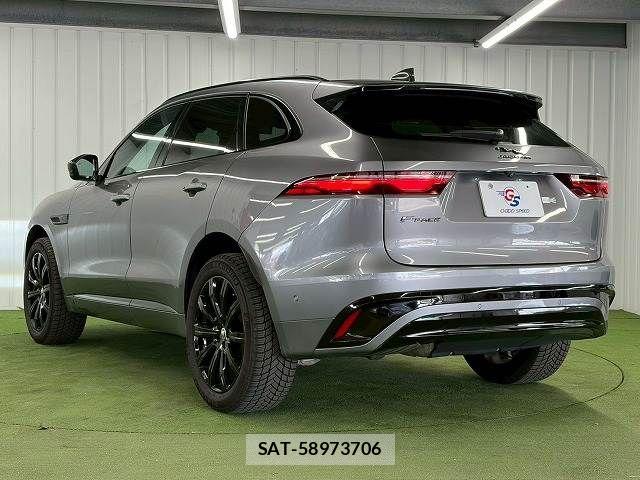 Jaguar F-PACE 2021-11 6815375-16